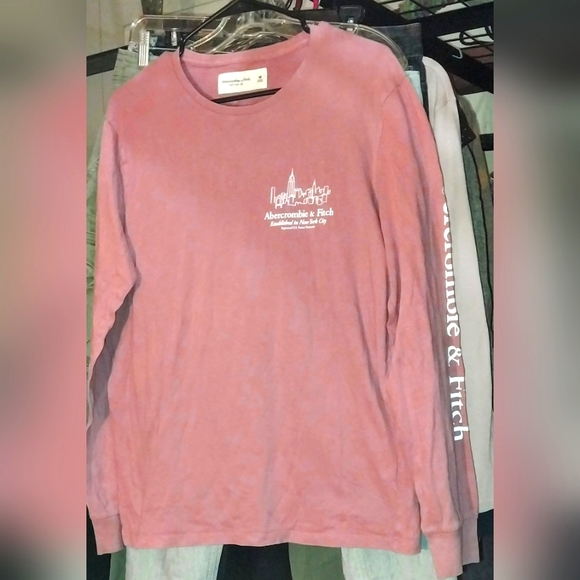 Abercrombie & Fitch Men's Mauve Soft Logo Long Sleeve Tee - Picture 1 of 1